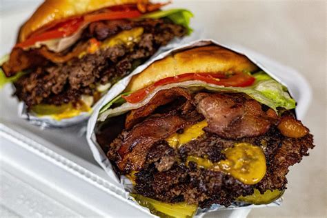 Big head burger - McDonald's says its customers want bigger burgers, not premium ones. For years, McDonald's tried to target customers with offers of premium burgers, CFO Ian …